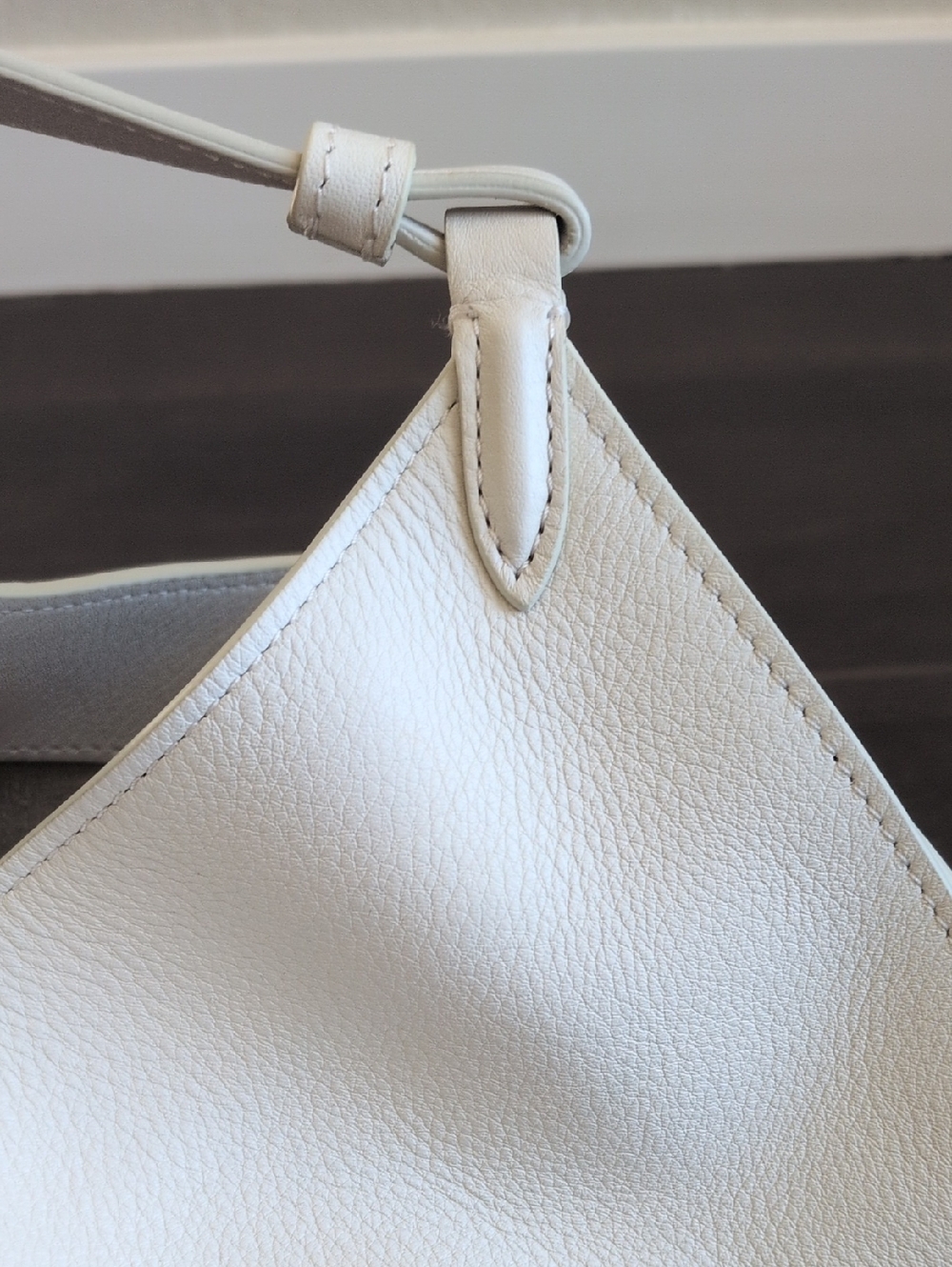 KHAITE Cream Pebble Leather Bag - Picture 3 of 8